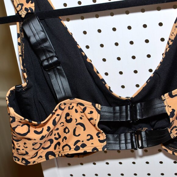 Plus Size 24 E/F Swimsuits For All GabiFresh Leopard Plunge Underwire Bikini Top - Picture 6 of 11